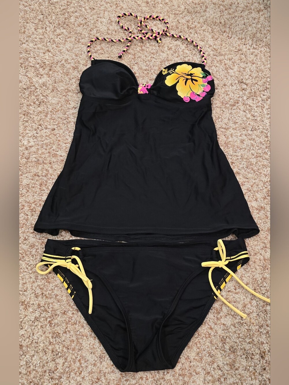 Hobie Women's Tankini Swimsuit 2pc set. Black Floral-accent/Tropical Design